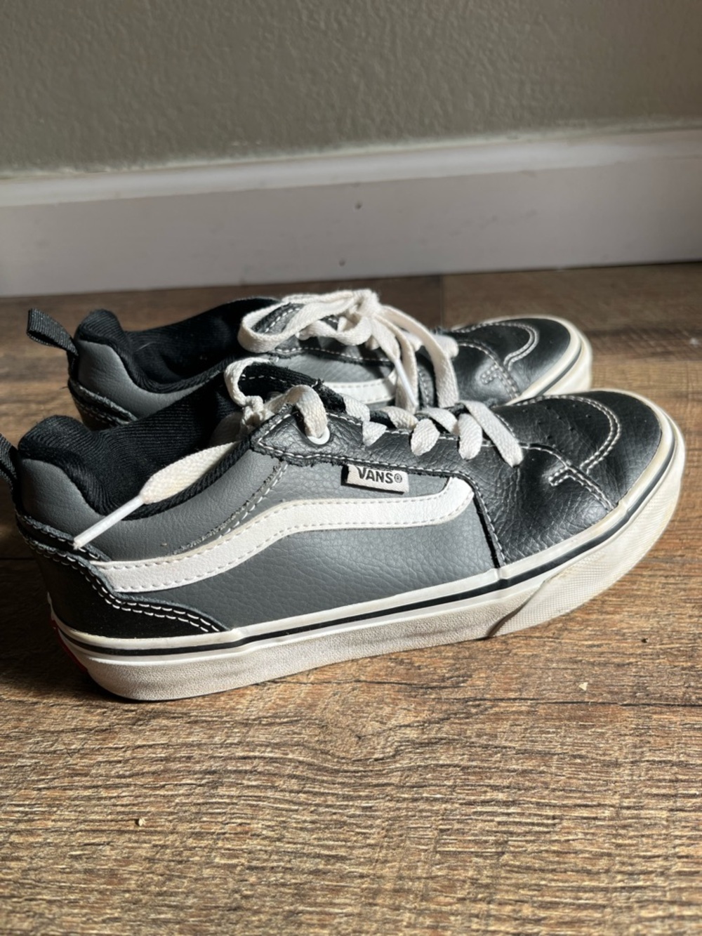 Vans Filmore Boys' Leather Shoes boys size 2 - Picture 2 of 14